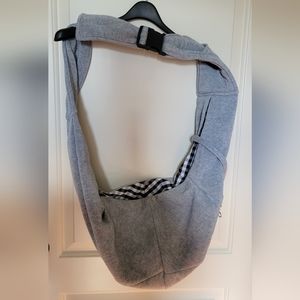 Pet sling pouch